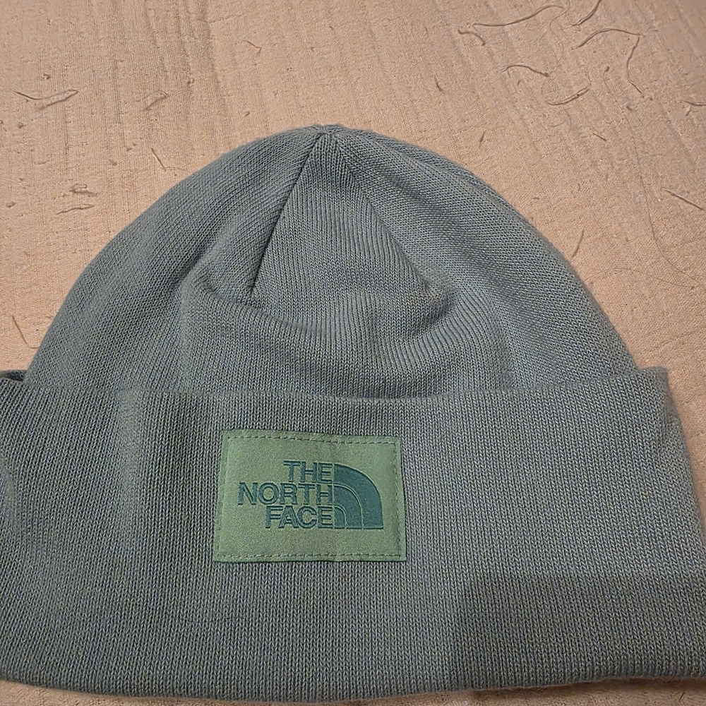 Brand NEW WOTs The North Face Green Beanie